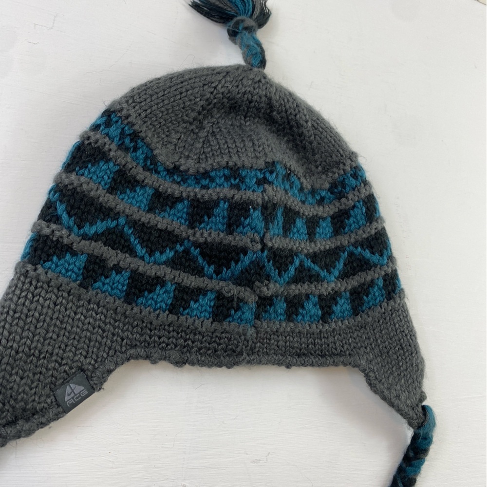 Nike ACG Women’s Winter Hat Beanie - Picture 3 of 12